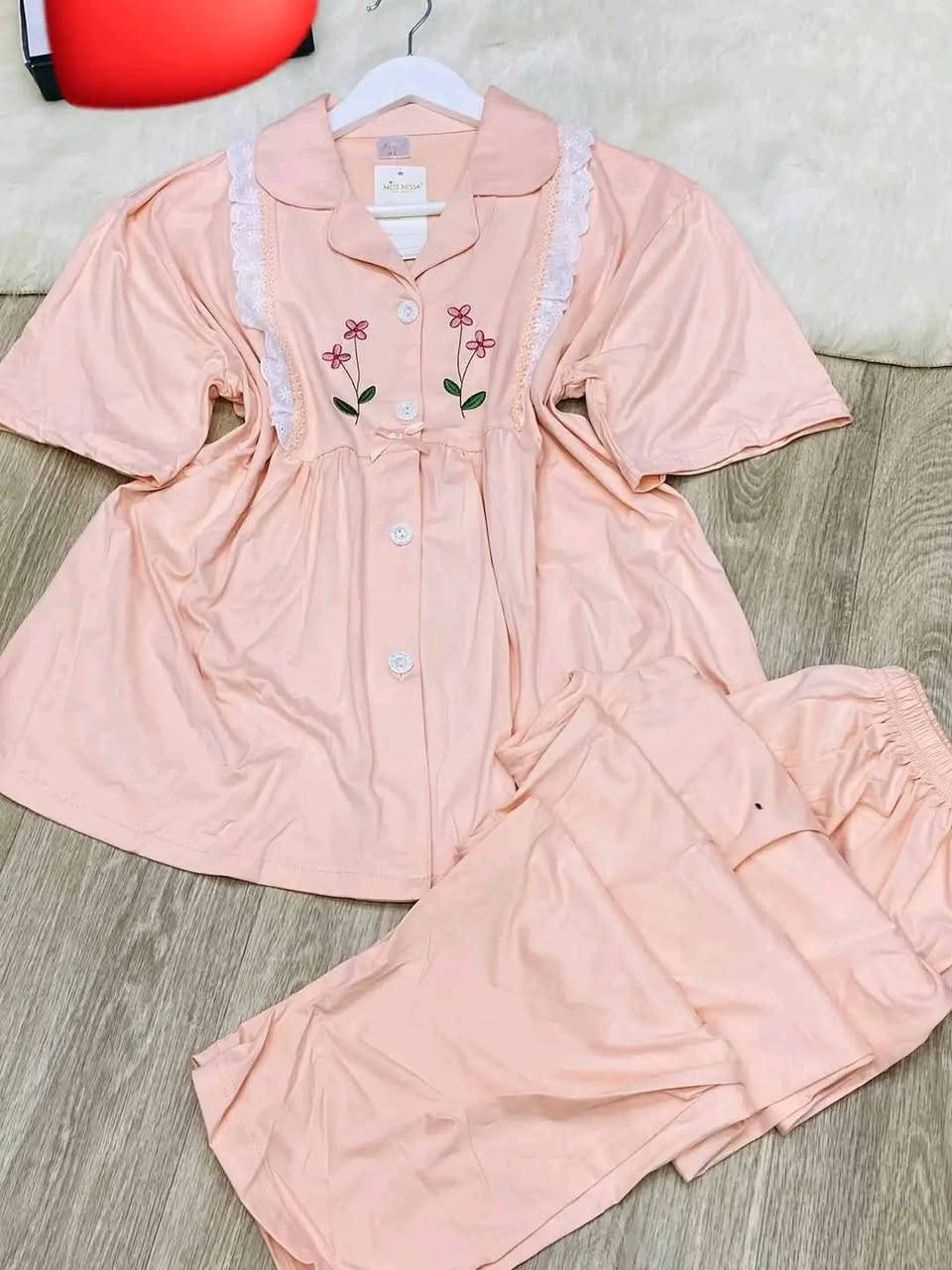 وصل جديد 🔔📢🏃🏃
بيجامة ✨ مودالات روعة 😍🔥
متوفر في Boutique Chiraz Toop


**إذا كنت صاحب هذا الإعلان وتريد حذفه لأي سبب، رجاءا أرسل رسالة إلى الدعم الفني**