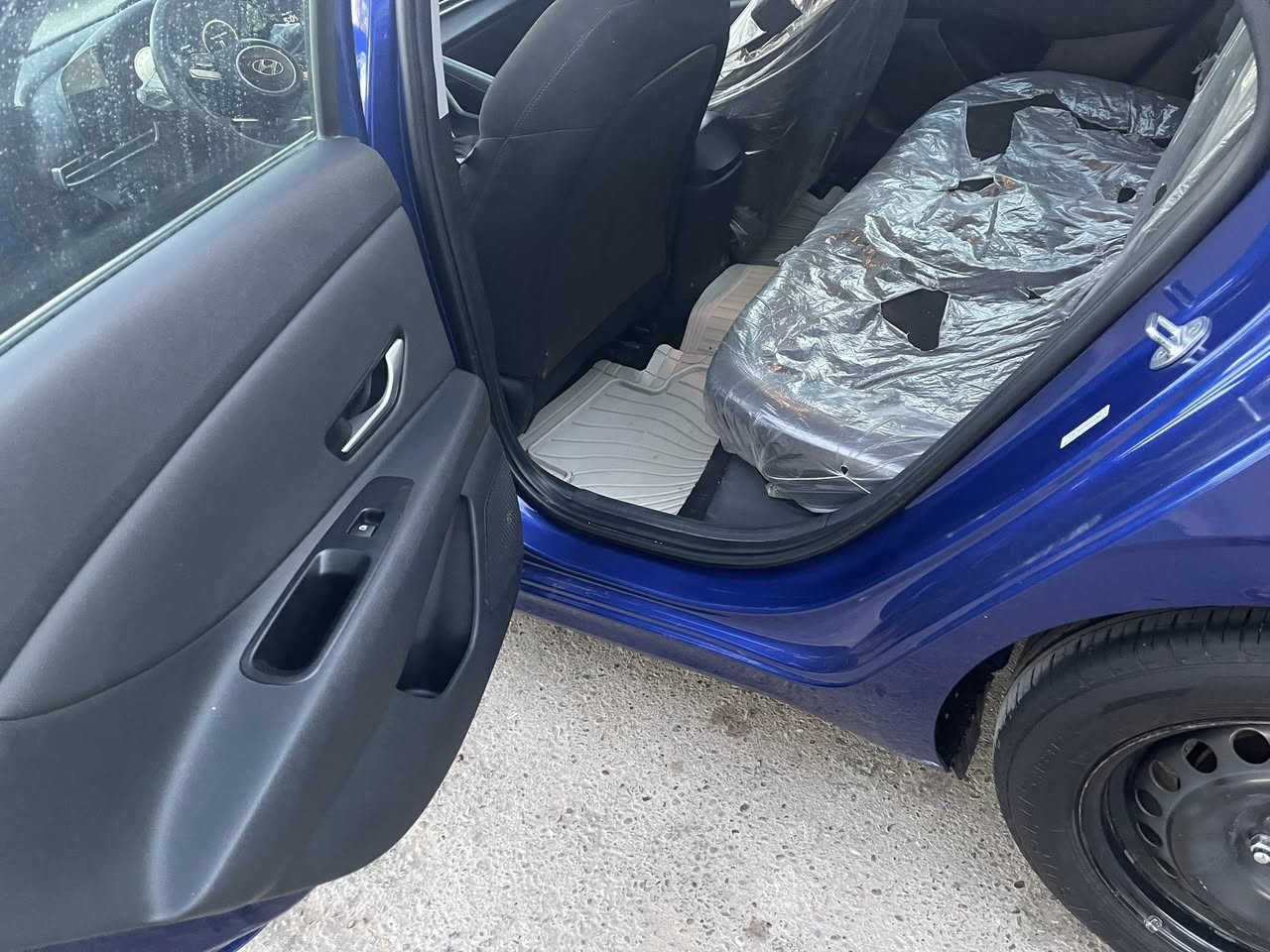 النتر 2023
ماشية 47 
سيارة كفاله عامه عدا لحية داعميه الاماميه
مواصفات
كشنات تدفئه
تخم تاير جديد
سايد بريك دكمه 
كير AT 
مكاني بغداد حي اور

  سعر 162
رقم الهاتف ***********
