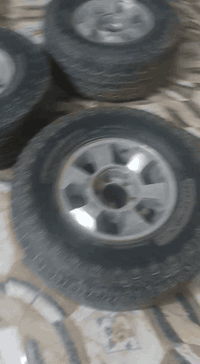 خمس قطع ايطارات مع ويل كب كالوبر حجم 15 العنوان واسط كوت رقم الهاتف *********** وتساب يباع تخم
