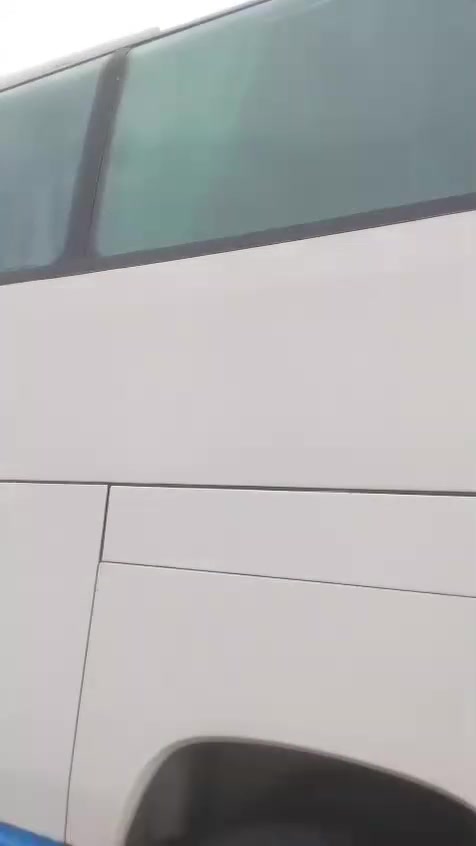 باص ٤٠٤للبيع جاهزه تخم تاير حداده خير من الله تبريد شبح رقم نكليزي ٢٠٠١ مكلف بنشر***********

