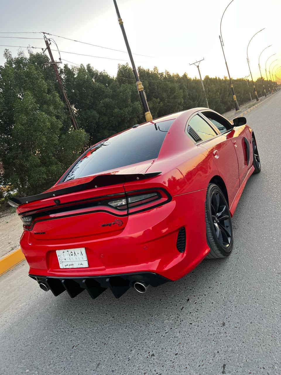 السلام عليكم جارجر اصل 2018 معلايه 2020 فول مواصفات ما عده الفتحه sxt السياره حادثه موضح بل صور السياره بسمي اني مستورده وقرار النفتح اي واحد يحب يرجعها ع مديلها البلادي ترجع تحويل مباشر المكان كربلاء السياره جديده وجاهزه من كلشي للستفسار ***********
