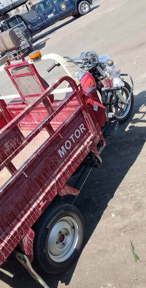 ستوته موديل ٢٣مسجل ٢٦٥٠ قفله 
شخط ما بيه شرط ما ماشيه 
مكان حديثه بروانه
اخوان السراي ويدلع فلوسه بدون عمله يدخل خاص


**إذا كنت صاحب هذا الإعلان وتريد حذفه لأي سبب، رجاءا أرسل رسالة إلى الدعم الفني**
