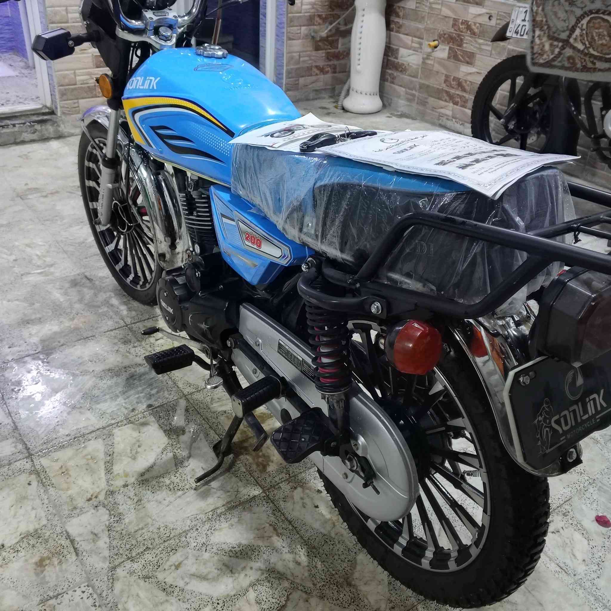 سلام عليكم ايراني موديل 25 إدراجه جديده نضيفه كلش مكفوله كفاله عامه اريدها ٧٧٥ وبيها  مكاني بغداد الغزاليه رقمي ***********
