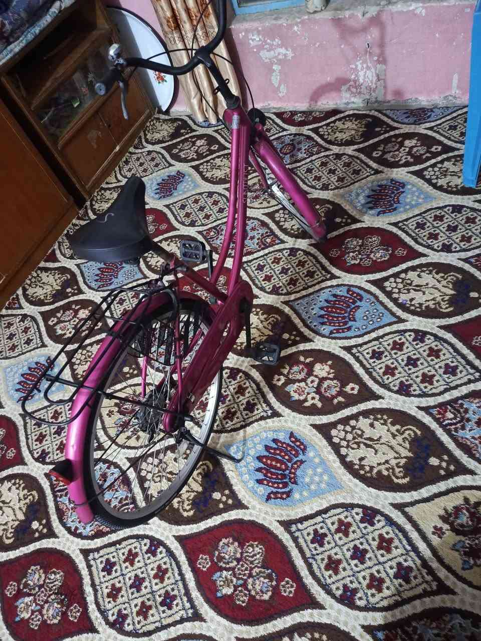 السلام عليكم بايسكل للبيع 125 باله ثلث الاقل من شهر نازله 
***********
