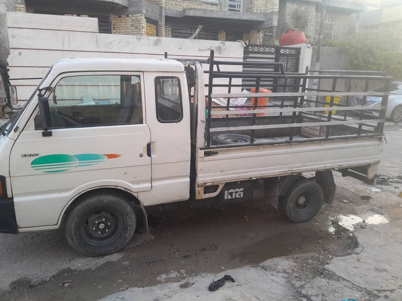 السلام عليكم كيا بنكون موديل 94رقمها بغداد نكليزي بسمي المحرك وكير خير من الله مكفولات اكسل وشاصي مكفول السعر٤٨ 
 الرقم ***********
