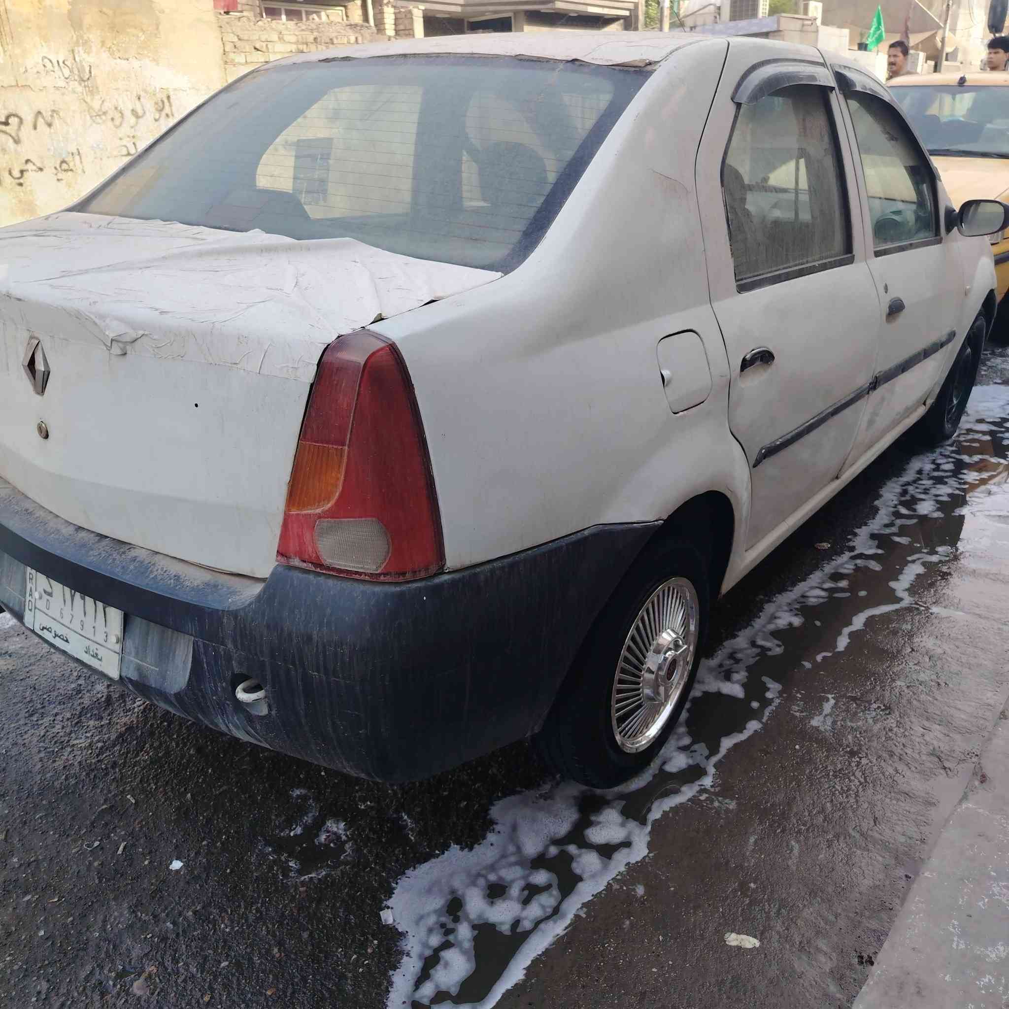 السلام عليكم رينو موديل 10 للبيع رقم بغداد ألماني السياره بس وكاله كير مكينه خير من الله السعر ٢٠ وبيهه مجال المكان بغداد حي النصر ***********
