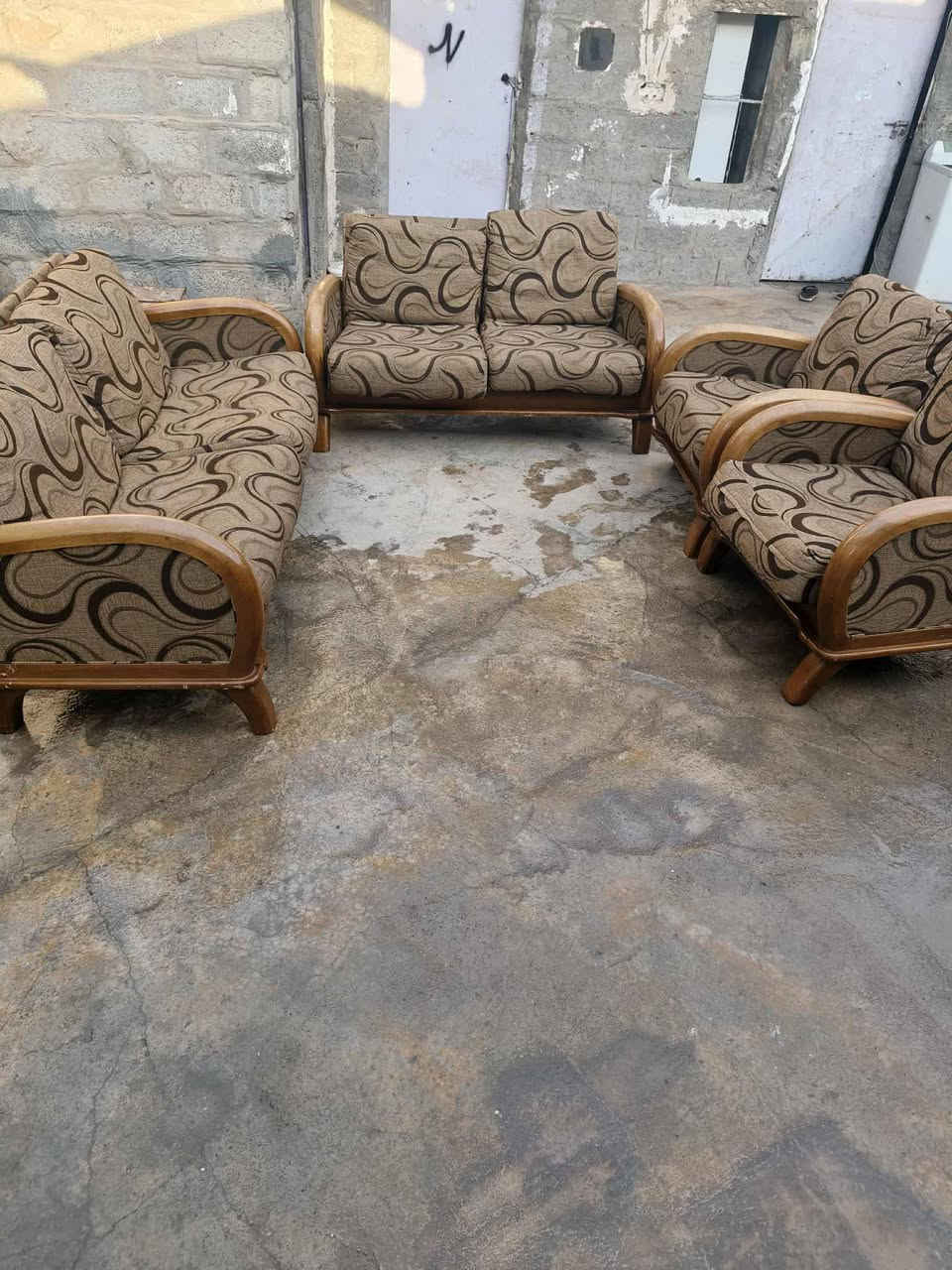 تخم قنفات البيع سعر ١٢٥الف كركوك حي عروبة ***********
