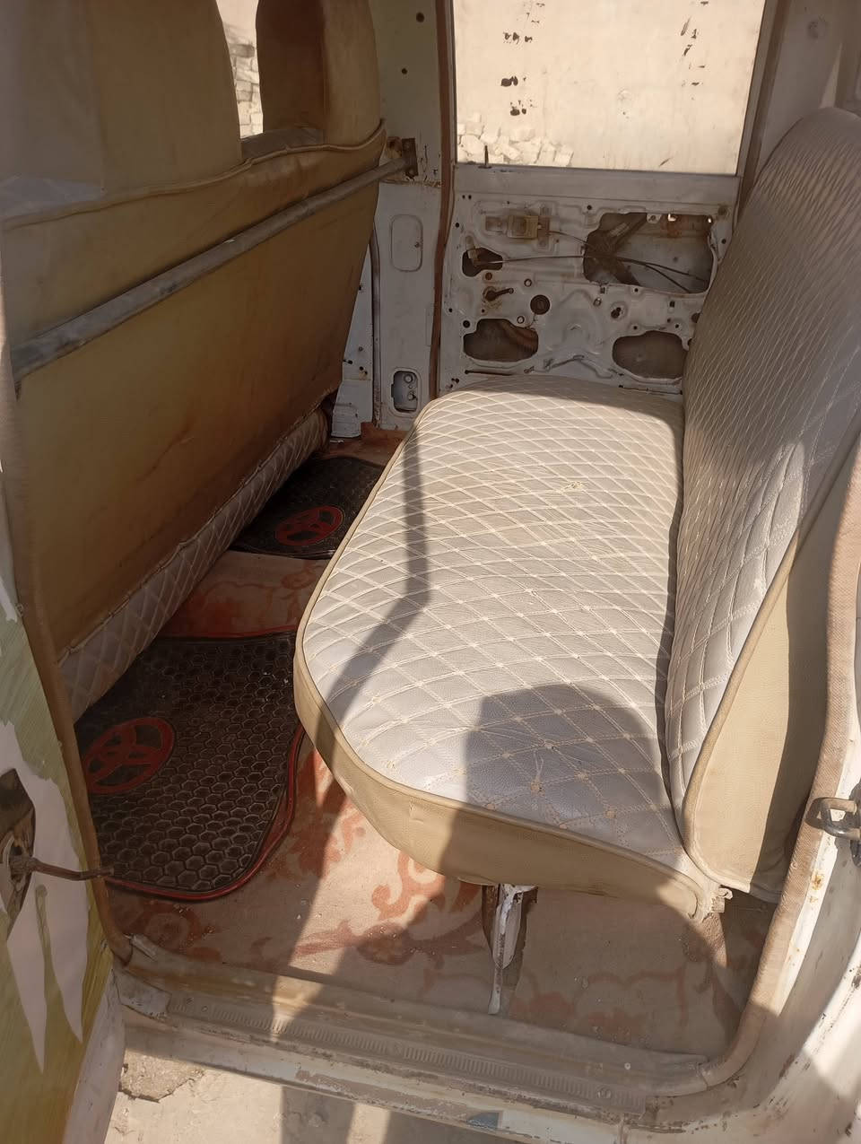 السلام عليكم بيكم تيوتا للبيع السعر 10 وبيها مجال قليل العنوان ديالى سراجق ***********
