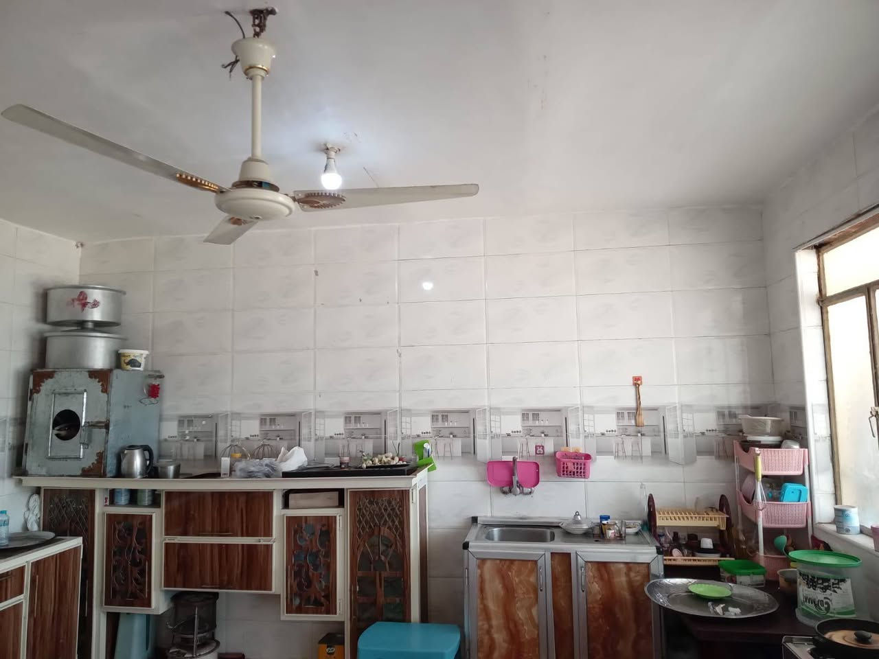 بيت اربع غرف وصاله مطبخ ستقبال مساحه 1500عقد 35الكوت السفيه ***********
