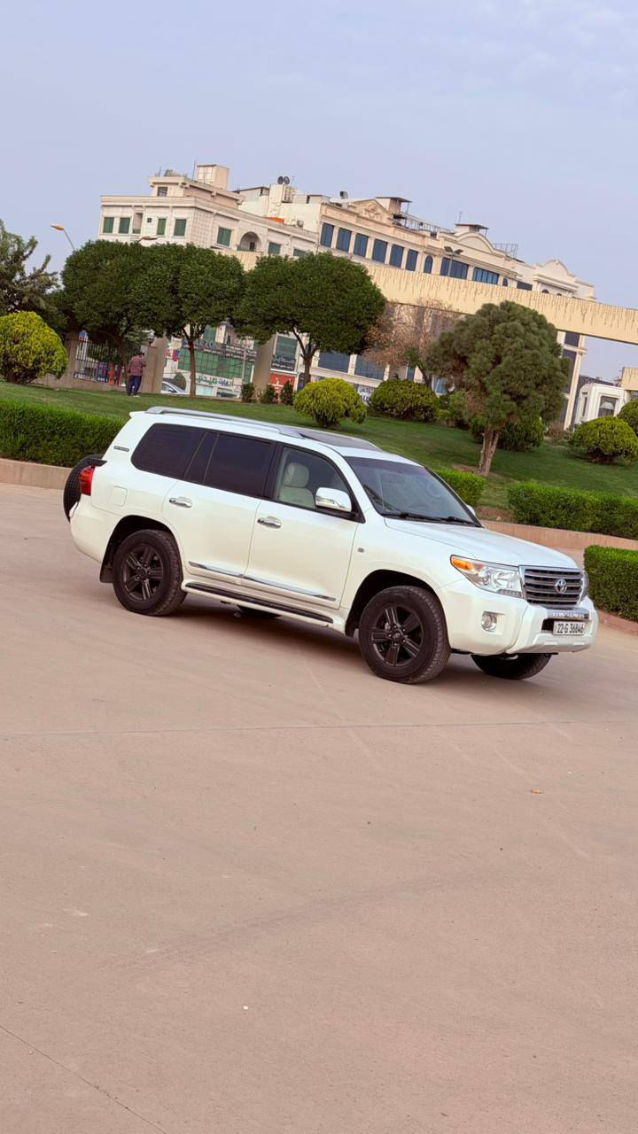 توێتە لاندگرۆز مودیل 2010 دەبڵ سوپێری قەتەڕی GXR هەشت پستن سەیارەکە یەک دەرگای سبوغە گێر مەکینە تەبرید کارەبای پێشو پشتی هەمووی بەشەرت مەکینە کرایتەوە بس بێ عەیبە 3620000 هەزاری غەرامە لەسەرەدوای مەعامەلە دەگەڕێتەوە نرخی 283 مەجالێکی زۆر کەم شوێن هەولێر ***********
***********
*********** أربيل, العراق
