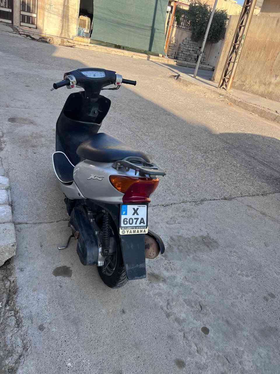 السلام عليكم
للبيع 
ماطور فرخ لكزز نضافه كدام العين مكينه ما مفتوحه شاصي شرط وايرمنيه شغاله 
سلف شغال 
زوج تايات جدد شديت 
سعر 450
تواصل خاص او ع رقم 
***********
