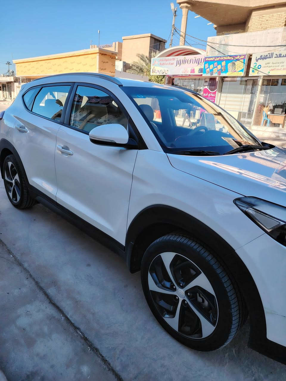 السلام عليكم ورحمة الله وبركاته
توسان ٢٠١٧ خليجي  ٢٠٠٠

مكفوله ماعدا شبر بالبنيد موضح بالصوره

كير ومحرك شركه 

نضيفه استخدام شخصي على وضع الشركه

ماشيه ١٤٦ الف قابل للزياده
سياره باسمي سنويه إلى شهر  ١١ / ٢٠٢٧

سياره جاهزه

السعر ١٧٨ وبيها مجال 

عنوانها النجف المشخاب

مامتواجد على الفيس

رقم ***********
