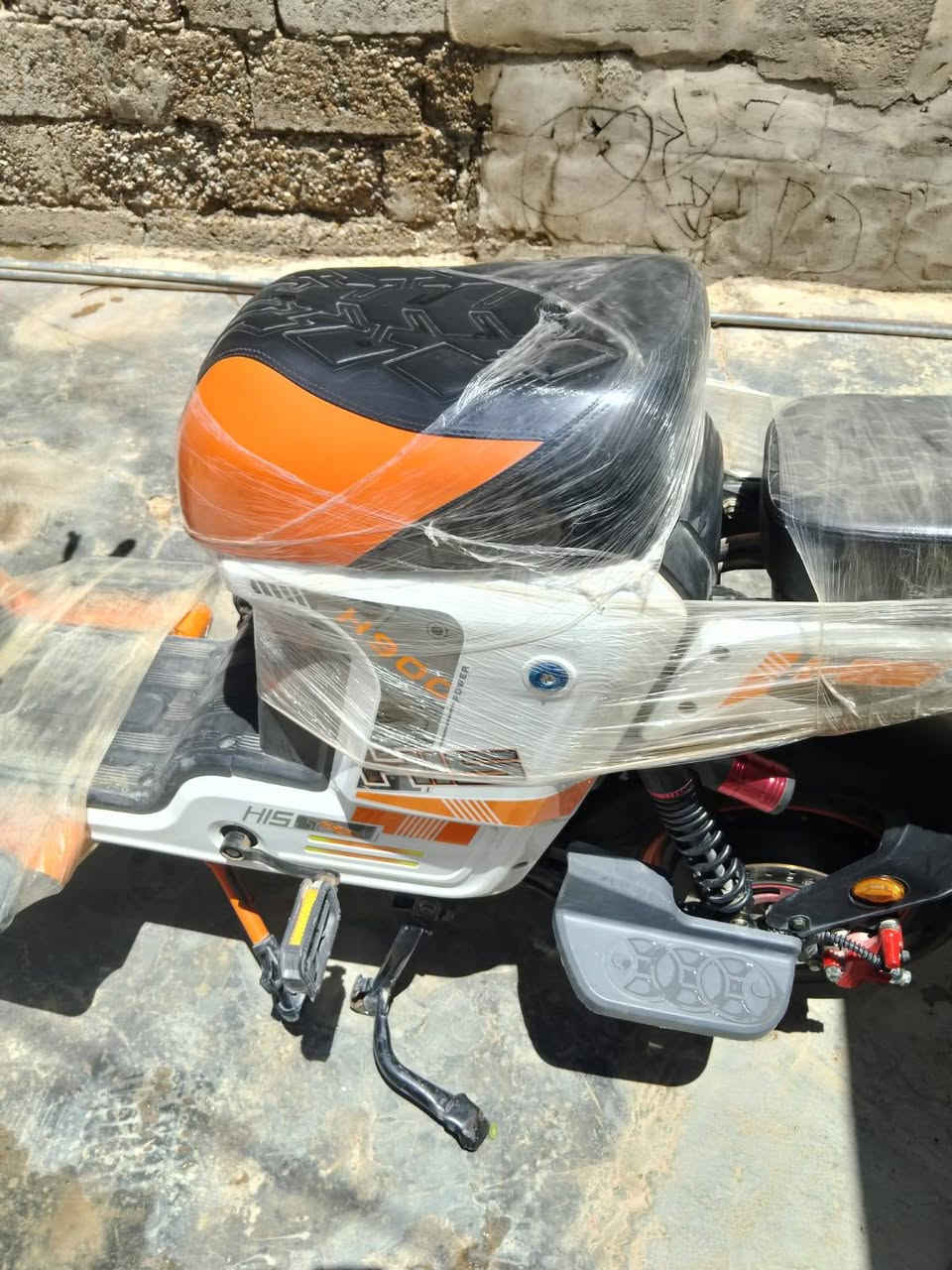 دراجة شحن  H15 ، محرك 800 واط، بطارية 60 فولت 15 أمبير، سرعة تصل إلى 50 كم/ساعة، مدى 40–50 كم بالشحنة، جديدة وحالتها ممتازة، مع شاشة ومرايا وسلة أمامية. والنارة . السعر: (450 الف وبي مجال ).
العنوان ديالى بعقوبة 
الاستفسار واتساب فقط ***********
