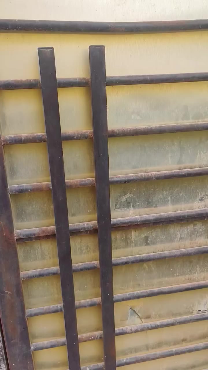 السلام عليكم شقه للاجار المساحه 150 م المكان شهداء سيف سعد بل بدايه السعر 300 الف ***********  اني صاحب البيت
