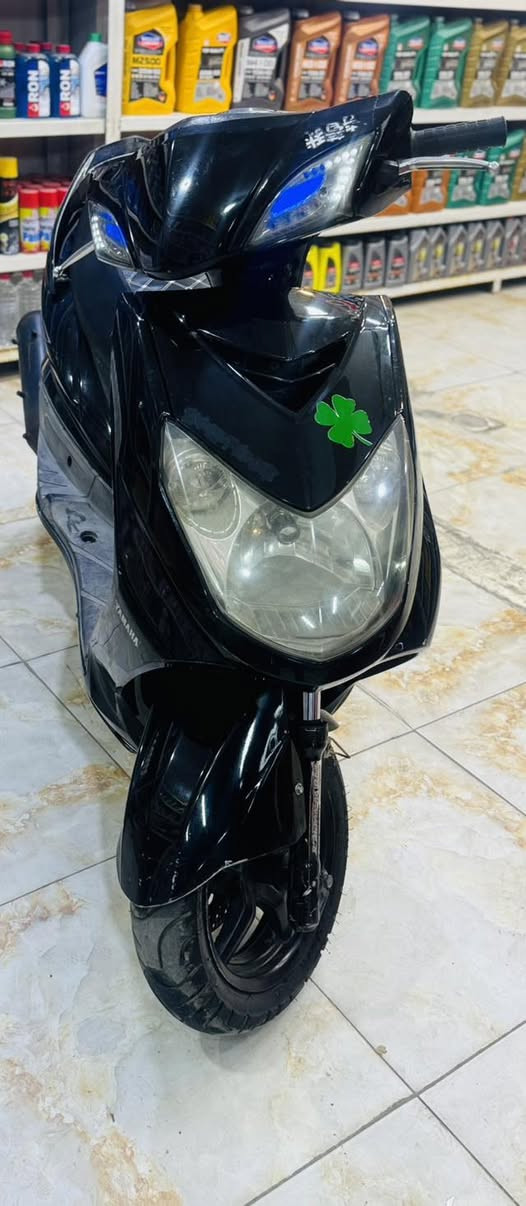 السلام عليكم سكنس فحل كابريتر مكينه بلادي كفرات بلادي محرك مكفول من النضوح والتبخير الدراجه كلها شغاله سلف  صلنصه صجميه هندر كهربايات تخم تاير جديد الدراجه كامله مكمله السعر ٦٧٥ مكاني دوره شارع ٦٠ رقمي ***********
