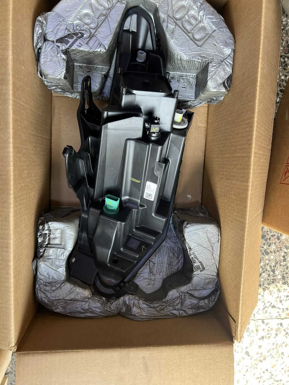 متوفر لآيت اترافرس جديد اصلي وكاله 

موديل 21/18 

بغداد ساحه الطيران شارع إلجام 

متوفر توصيل جميع المحافظات 

***********
