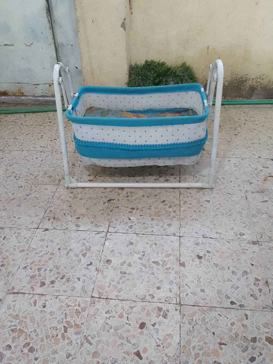 اغراض للبيع كلمن وسعره شاشه ام النت شغاله بعده جديده استعمال قليل الشراي يتفضل خاص مكاني بغداد حي اور مقابل جامع الفردوس رقم الهاتف بي واتساب ي ستفسار خاص ***********
