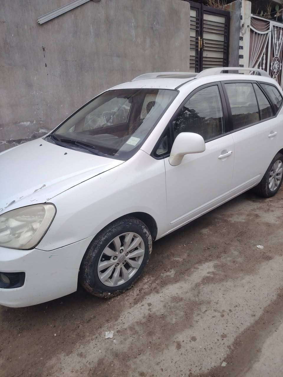 السلام عليكم اخوان
كيا كارنز موديل 2012  7 راكب 
رقم بغداد انكليزي 
مكينه نظيفه كير نضافه فول
داخل نضيف سياره كلشي نظيف
تخم تاير جديد تبريد تدفئه
تفاصيل اكثر اتصال ع رقم  ***********
السعر 125 وبيه مجال لطيبين
مكان بغداد ابو غريب
