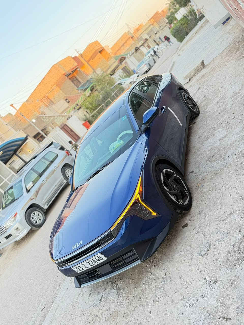 السلام عليكم 🫡 للبيع KIA K4 EX
مواصفات EX موديل 2025 
حادث جاملق خلفي مصبوغ فقط 
صور حادث موضح داخل الصور 
ماشيه 3 الف زيرو  تبريد بل شاشه 
بصمه شاشه متصله دجتل رادار امامي 
ويلكب كروم مواصفات حلوه 
السعر 185 بيه مجال قليل 
السياره مرقمه كامله بغداد 
العنوان بغداد جسر ديالى القديم 
***********
