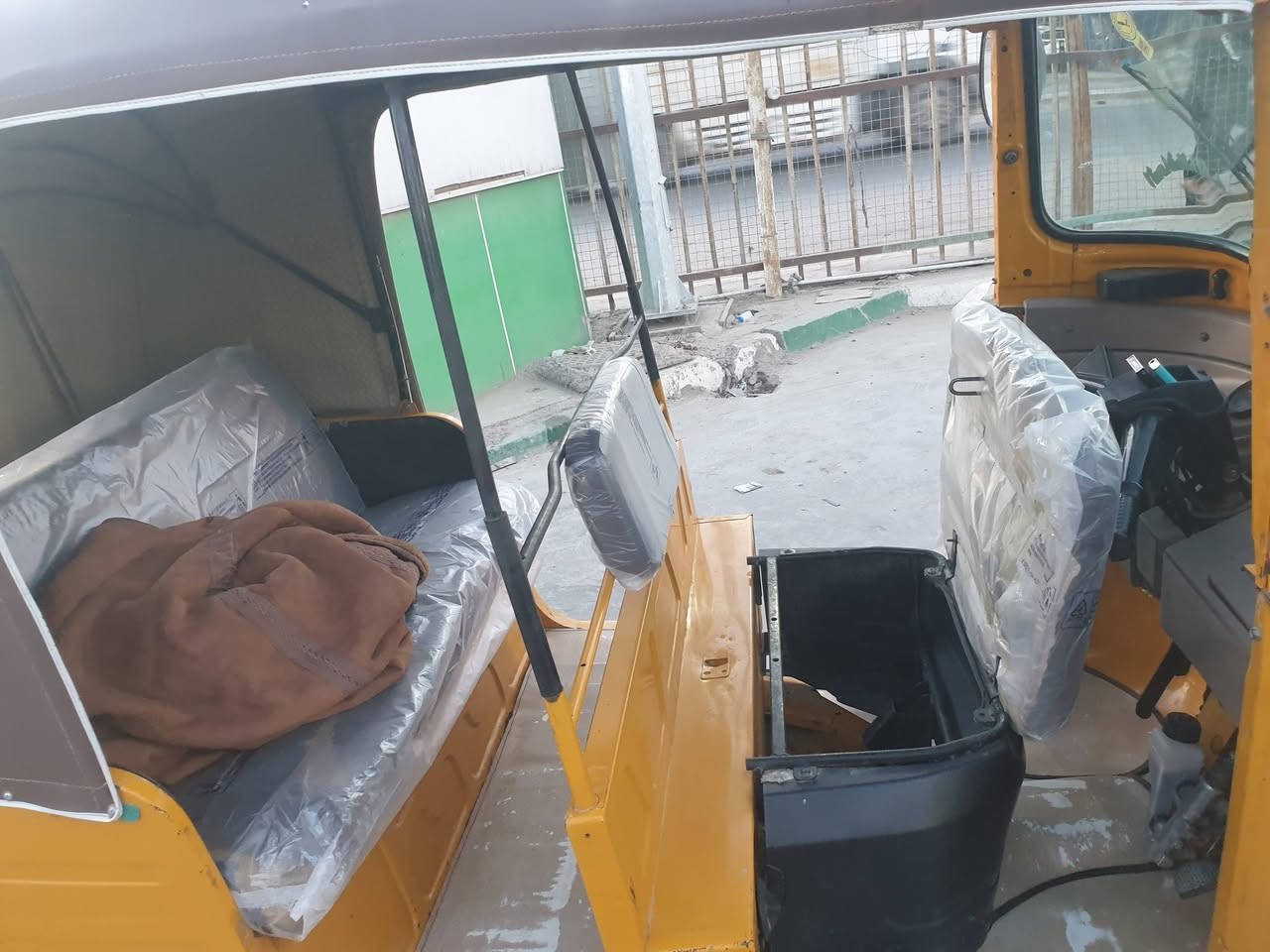 سلام عليكم تكتك للبيع موديل 19 شهر 12 تكتك نظيفه خير من الله مكان بغداد البلديات سعره 6 وبيها مجال رقم الهاتف ***********
