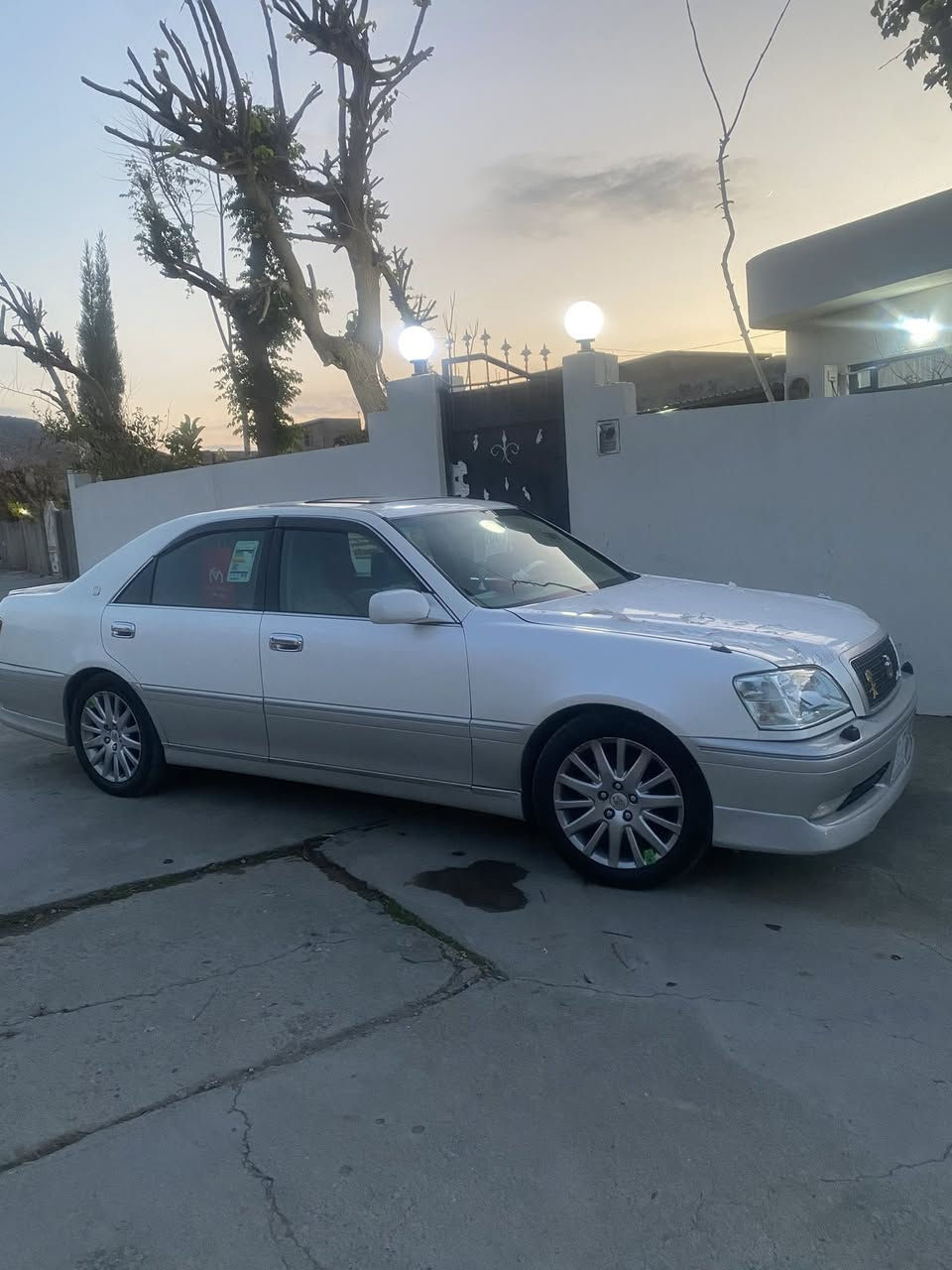 مەلیکە مووس موس  
مەکینە گەوەرەی ١٧٥

٣دووگمەو پەردە

پشتو دوای کریستال

٤کوشن کارەبا 

کوشن جلد 

سەیارەکە لۆک لۆکە

بەس شوین مەسەکانی بۆیەخە

یەک چالو شوختی نیە

نرخ٥٢محەمەلە

***********
