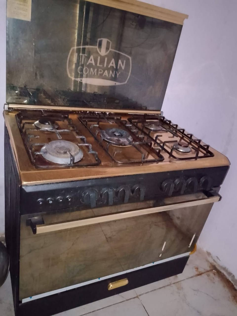 طباخ 5 عيون جديد كلش مستخدم سبوع اصلي ايطالي السعر ٢٥٠ وبي مجال للشراي


**إذا كنت صاحب هذا الإعلان وتريد حذفه لأي سبب، رجاءا أرسل رسالة إلى الدعم الفني**