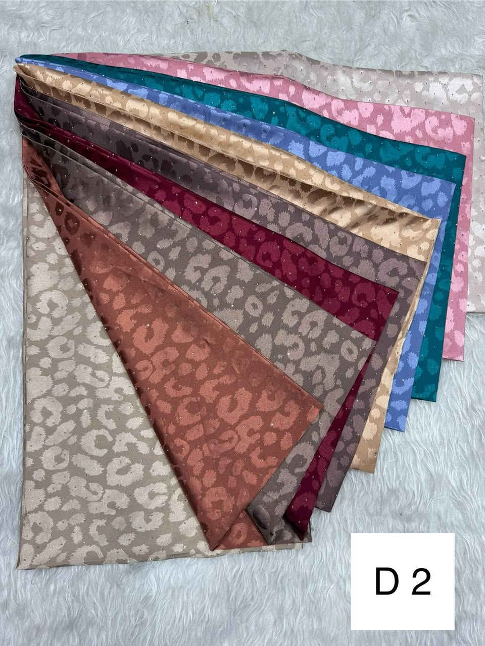 نوفر لكم كل ماهو جديد 
من اقمشه <بلال حسين> 
ارقى انواع الاقمشه النسائيه المستورده
ستن جيكار فول حجر ستراس الوان 
العنوان: بغداد•الشورجه•سوق المراديه
للاستفسار مراسله الصفحه او الاتصال على الرقم:
***********
يتوفر واتساب وڤايبر 

https://chat.whatsapp.com/
KwA2ENcebvlFjW1u1wiNhj
رابط المجموعه على الواتساب
