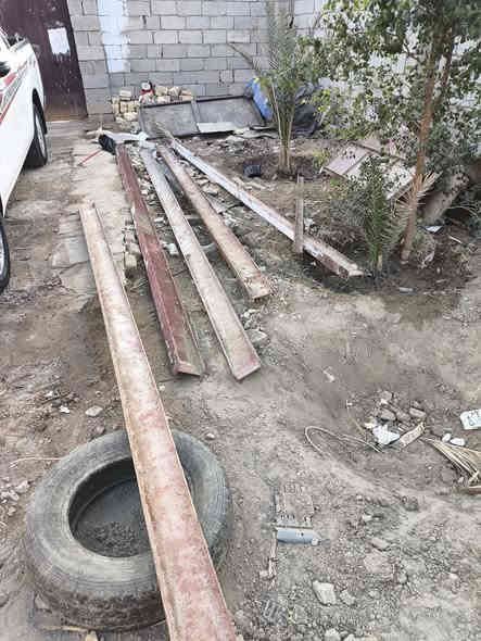 السلام عليكم 
شيلمان للبيع مستعمل نظيف ومن النوع الثقيل العدد ٧
اثنين طول ٥ متر و٣ طول ٤/٥ و وحد ٣ متر  مع وحده طولها متر وعشرين سنتم
سعر المتر ٧/٥٠٠ وبي مجال ابيعهن كلهن
واكو رفوف محل هم ابيعهن مع جام خانه محل كبيره العنوان ناصريه قرية الشوفه 
هاتف ***********
