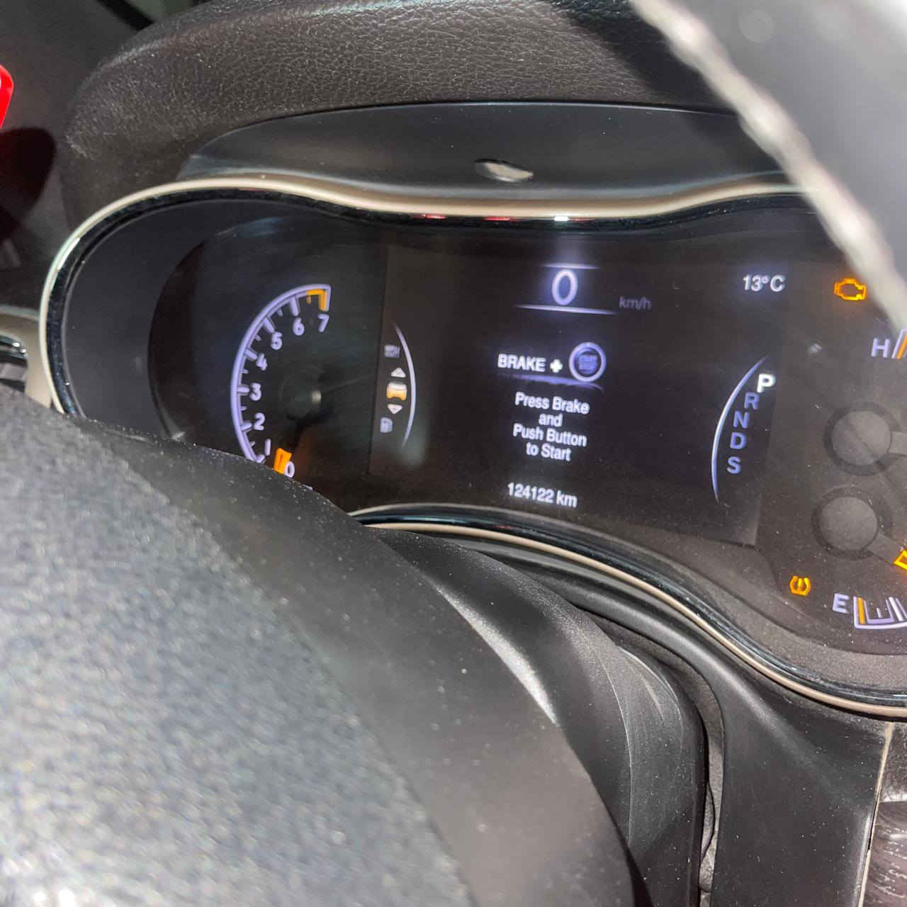 اسلام عليكم جيب شيروكي موديل 14وارد امريكي المواصفات تنته تشغيل بصمه وعن بعد صندوك كهرباء كير ومحرك مكفول والكشر فقط هاي الشخوط الموضحه بل صوره السعر 200وبيهة مجال رقم بغداد *********** ومراوس حسب القناعه
