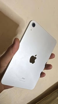 ايباد ميني 6 • ٦٤ • كيبل وكرتونه