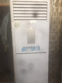 عندي سبلت كنتوري ثلاث طن نظيف شغال على فحص سعره ٨٥٠ الف وعندي سبلت طني...