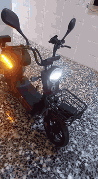 السلام عليكم عندي دراجه شحن البيع مستخدم شهر و آحد مكاني الاصلاح قرب أسواق الراحين سعر ٢٧٥ وبيه مجال ***********
