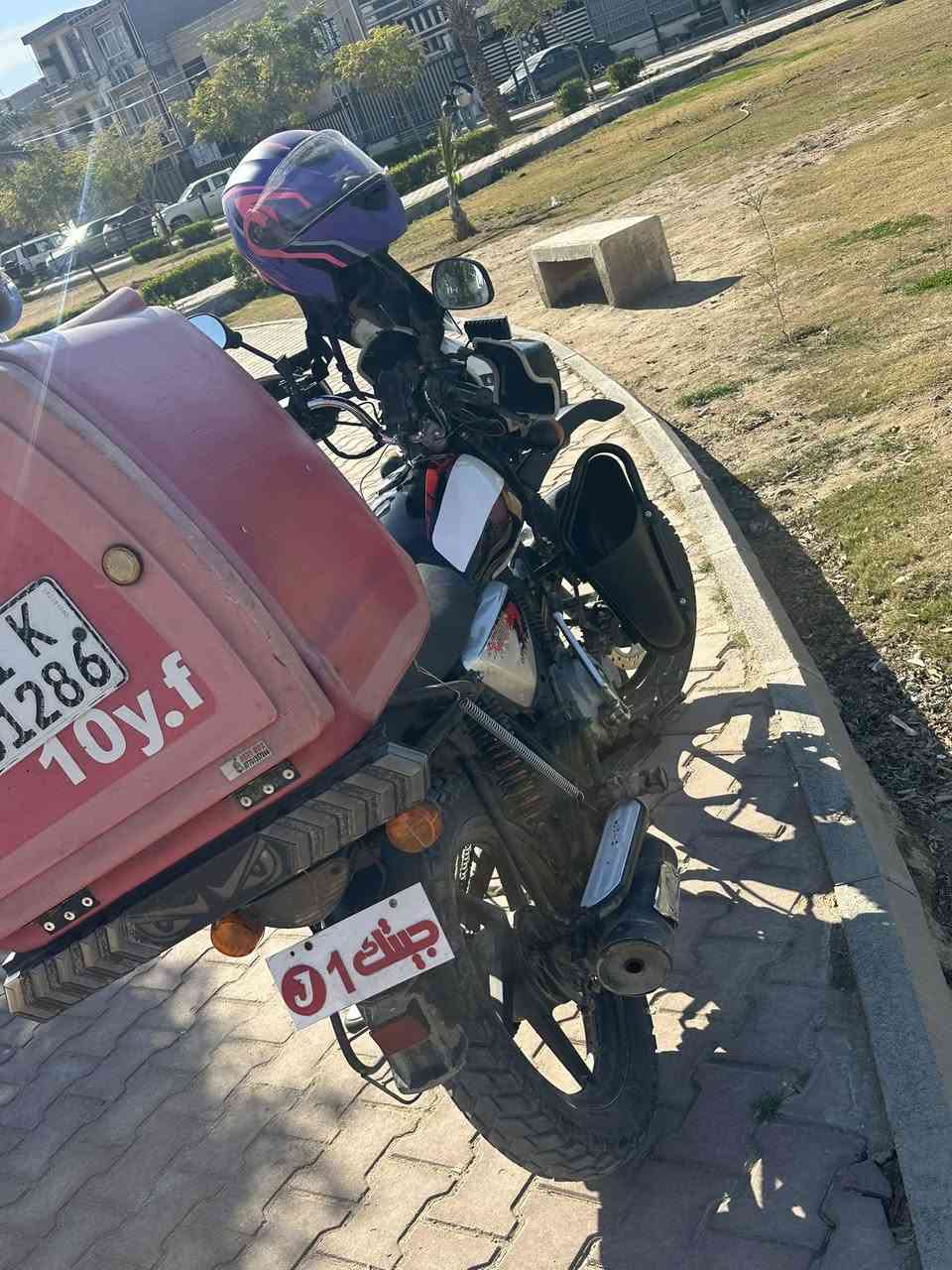 للبيع بوكسر 2022 الدراجه نضيفه كلش شوفه عينك
رقم وسنويه باسمي تحويل ثاني يوم
مجفت مره وحده تجفيت شركه 
مابيها نقص تشغل وتطلع على باب الله 
السعر مليونين وبيها مجال قليل كلش 
*********** بغداد حي العامل
