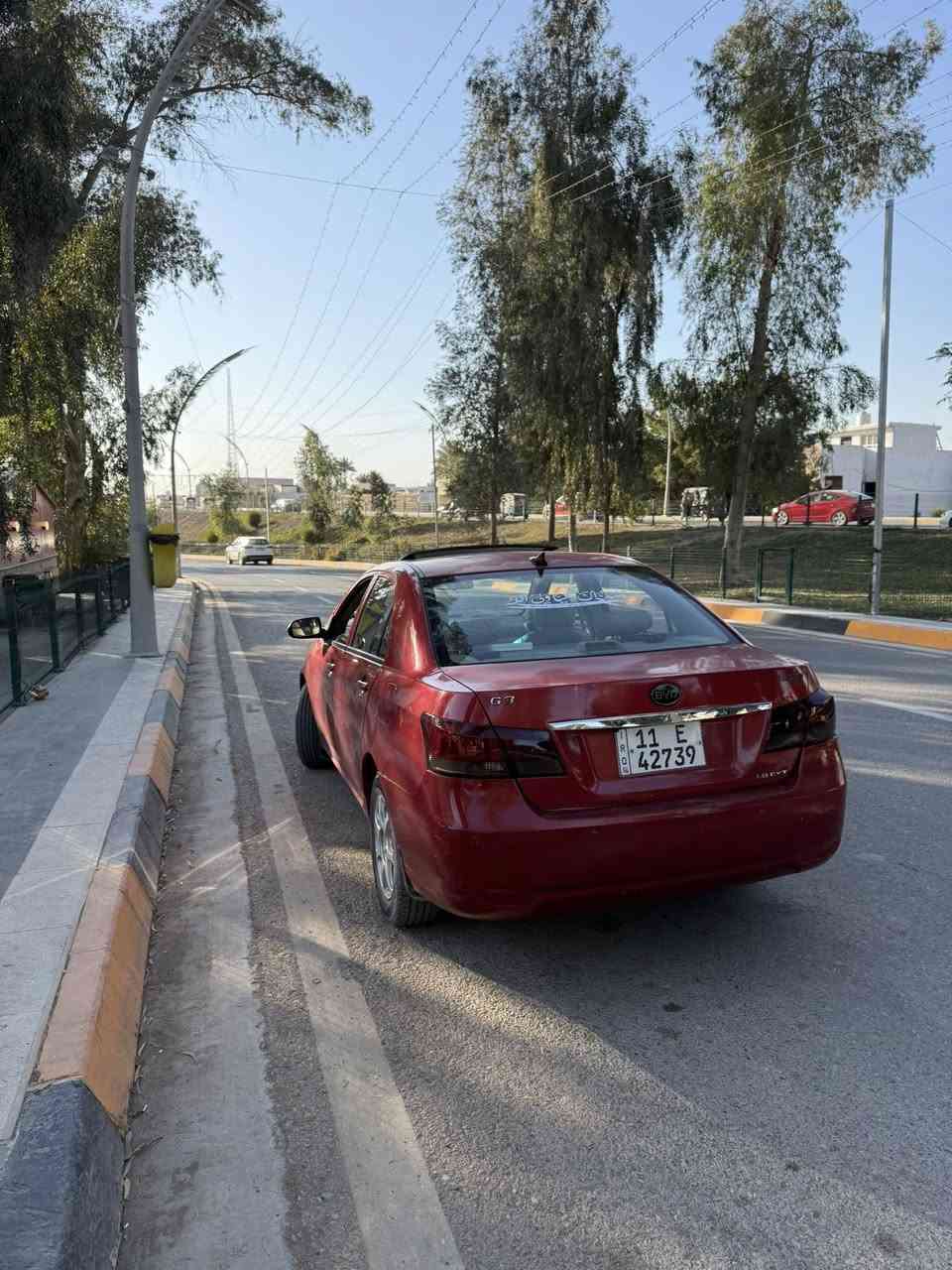 Byd g3 2016
السيارة فئه الفول بصمه وفتحه واشاير ترحيب واشاير بلمري وباقي المواصفات المعروفه 

بيها بارد بلجامرلغ الامامي فقط بس سونار ماعندي واني مشتريها بدون سونار فه بس هذا الي ادري بي بيها اما باقي السيارة مكفوله 

كير محرك مكفولات تدفئه تبريد صدر كهربائيات لايت منظومه زنون كله كامل تايرات جدد يعني سيارة جاهزة بس بيها شويه ترتيبات اتصل وافهمك بيهن 

رقم بغداد بأسمي تحويل ثاني يوم هزة جديدة بيها 

وسعرها ٥٨ وبيها مجال 

مكاني ديالى بعقوبة 

***********
