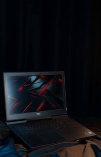 حاسبة البيع dellنضافة 99 المعالج: Intel Core i7 الجيل السابع HQ 🔹 كرت ...