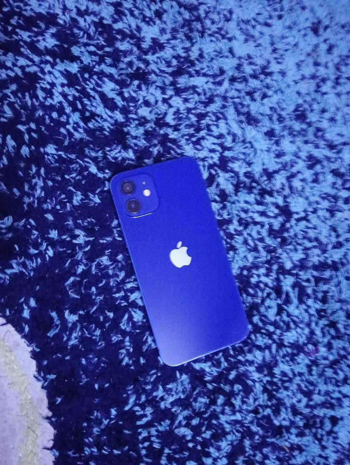 سلام عليكم ايفون ١٢ عادي ذ١٢٨ ب٧٨ مبدل شاشة اصلية  ثلاث خيارات وبيها فطر زغير سعر ٢٦٠ وبي مجال مكاني شماعية ***********
