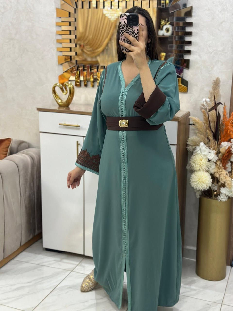 قفطان مخدوم بالطرز او العقاد تال لتحت
L xl xxl
توب كريب روزة
Twsil fabor الدار البيضاء, المغرب


**إذا كنت صاحب هذا الإعلان وتريد حذفه لأي سبب، رجاءا أرسل رسالة إلى الدعم الفني**