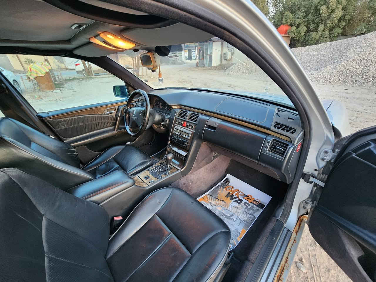 مارسيدس موديل 93
كير مكينه بحاله جيده
تخم تاير 
مكينه V8
رقم كركوك 
العنوان بابل 
***********
