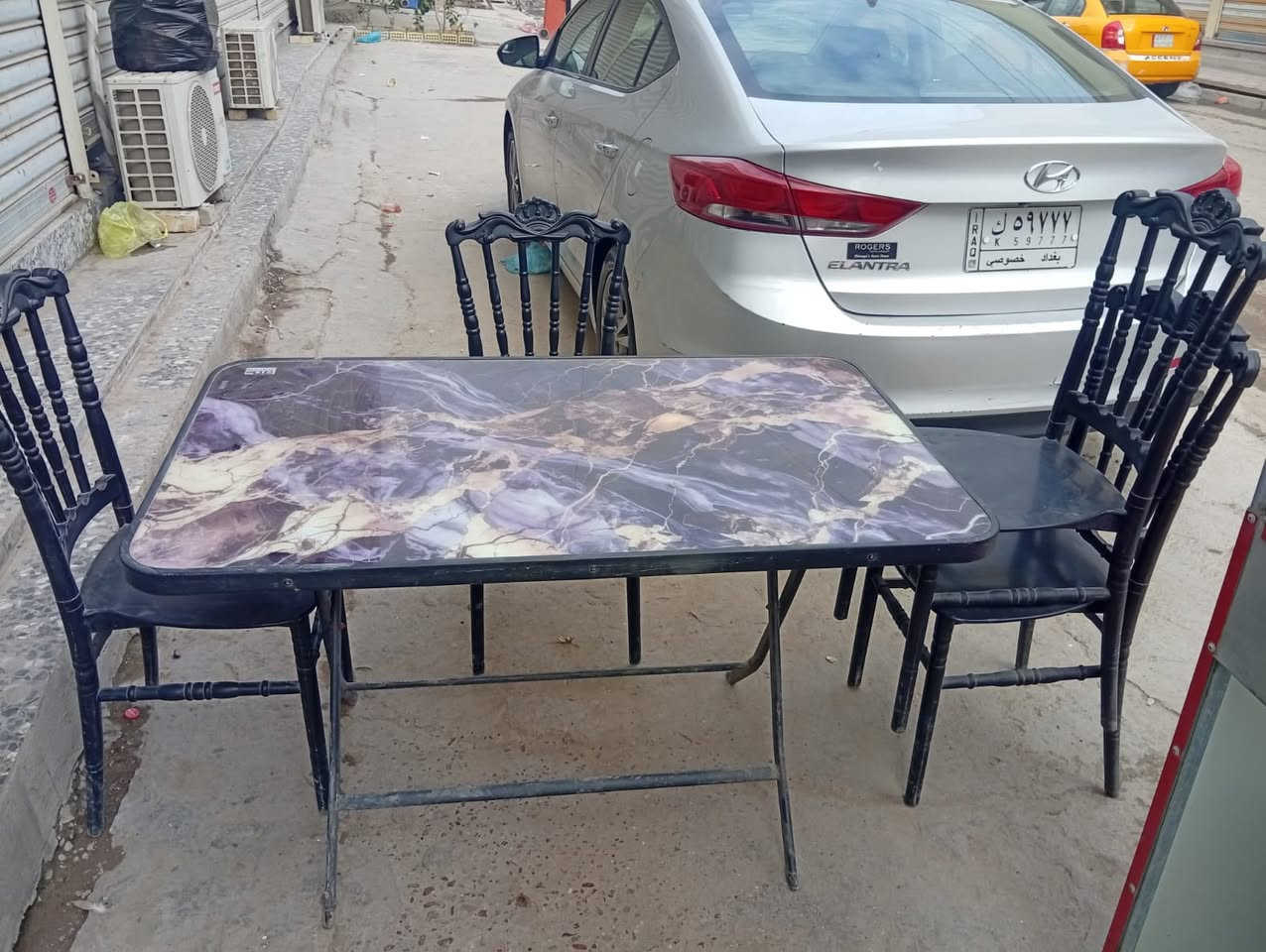 ميز ليلبي جديد مال سنة وميزطعام سعر 175مكاني بغداد الخطيب
***********
