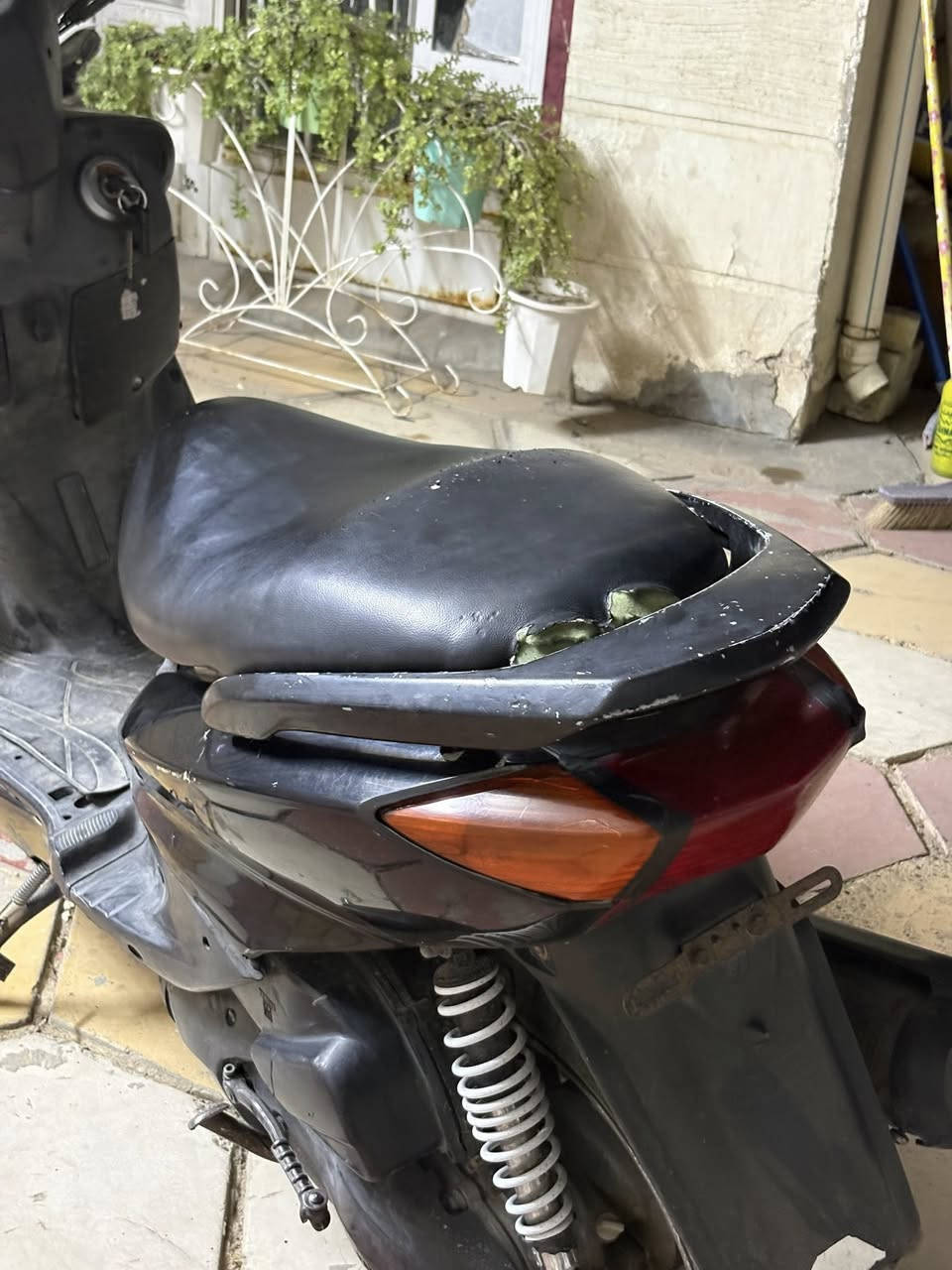 سلام عليكم سكنس نثيه 110ياباني
للبيع سنكس نثيه  110 ياباني 
موديل 2007
تايرات جدد
بريكات بل مكان 
كابريتر جديد 
فاكيوم جديد 
بلك جديد
دراجة عليها ادامة كاملة 
كلجات بلادي 
كهربائيات كلها شغالة 
لايت زنون اصفر ابيض 
السعر 550 وبيها مجال للطيبين
العنوان بغداد حي الجهاد (الاطباء)
متواجد خاص وهاذا رقمي (***********)
