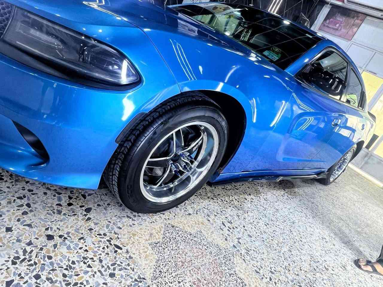 السلام عليكم جارجر للبيع موديل 16 معلايه 20 سياره بيه بس چاملق مكينه 3600 السياره فول فتحه شفتات.بل استير دمام تو ويل السعر 160 وبيهه مجال ***********
