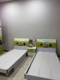 غرفه نوم اطفال للبيع سريرين + كومدي + كنتور يحتوي على ٣ طلاقات +ميز تو...