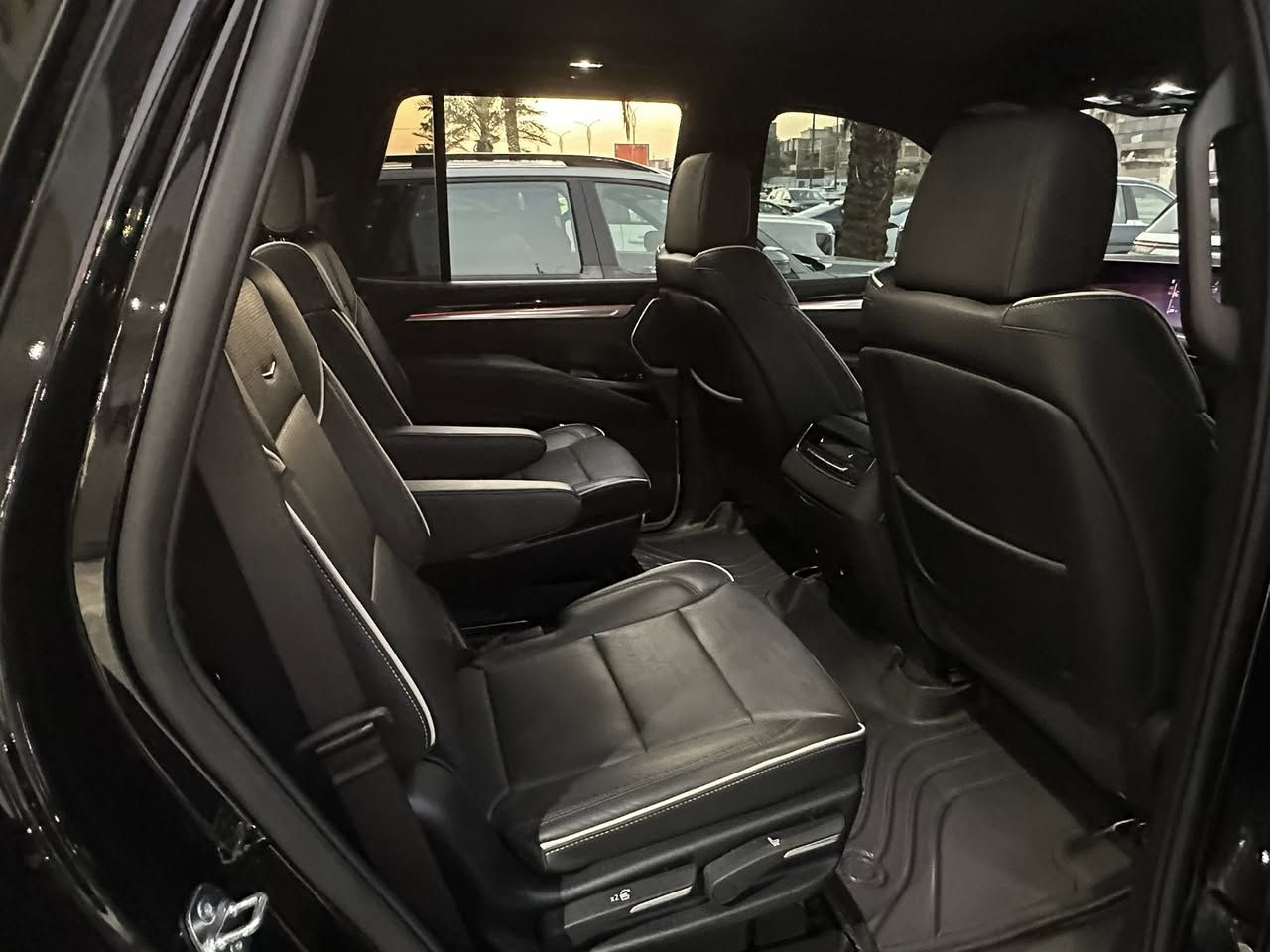 Cadillac Escalade Sport 2025 Black 6.2L
تشغيل بصمة    رقم مميز   السعر85000$
جنطة كهرباء 
كراسي تدفئة تبريد   
ويل24
بانوراما
حساس امامي خلفي 
ذاكرة
كرسي هزاز 
اربع كامرات
4*4
وباقي المواصفات الاخرى ‭***********‬
