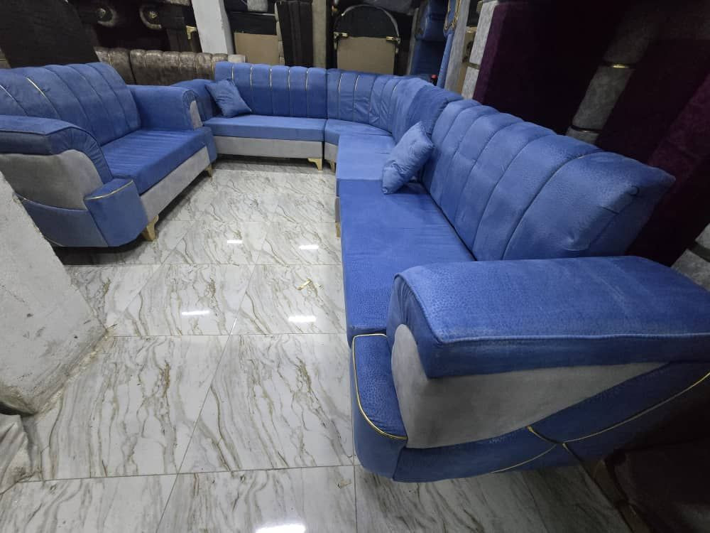 ⛔️ عرووضنا مستمررة 💥طقم كنب9أشخاص وصنددوق ⛔️ بس ب😍#مليونين_و350 ألف طقم كنب مع 🎁طاولات هددية🎁
📲لحق حالك واحجزز :
🛑الطقم المميز والاكثر طلب
😎#طقم #كنبايات9أشخاص
🔴#المواصفات: 
 ✅  خشب شوح
✅#سفنج ع 12سم. ممتاز اول
✅#قماش مرمرة مخمل
✅#صندوق 😍
✅#الطراحة متحركة مذودة بسحابات لسهولة الغسيل🌙
# قواعد لوكنز لون الدهبي  

📛#أستلم نفس الطقم يلي بالصوره
👈 التواصل والاستفسار مسنجر 💥


**إذا كنت صاحب هذا الإعلان وتريد حذفه لأي سبب، رجاءا أرسل رسالة إلى الدعم الفني**