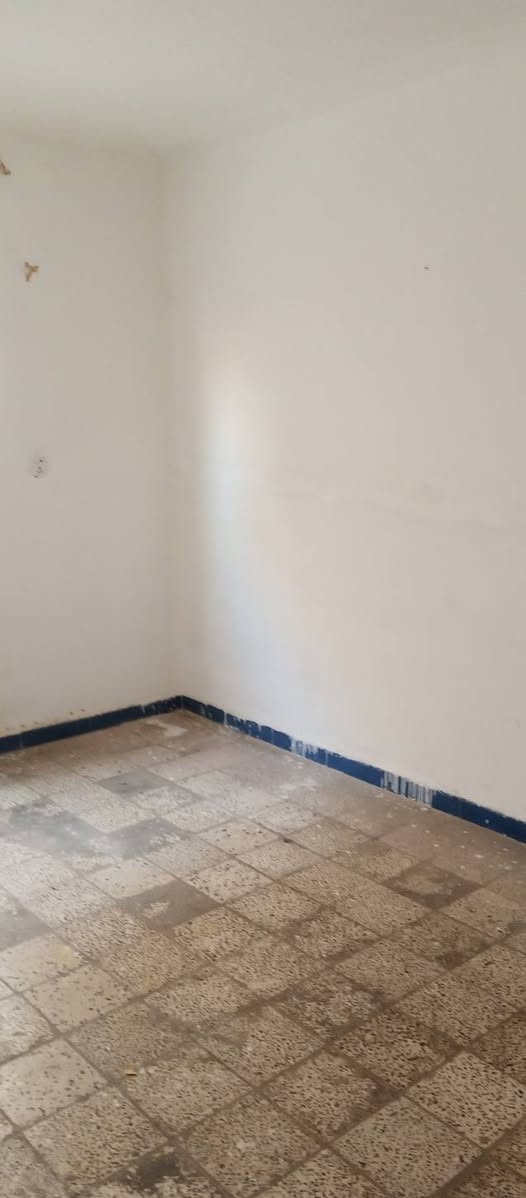 مشتمل للايجار بالجريخي يحتوي على ثلاث غرف قاطين والملحقات ‪***********‬ اتصل
