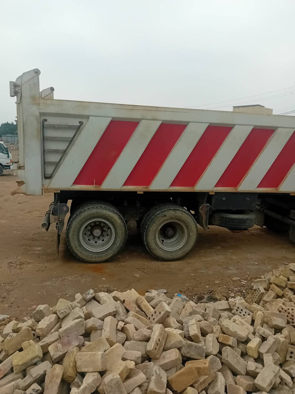 سلام عليكم مقطوره مايلر تفصال التاجي يم علي ربيع شغل فول مجموعة براد ١٦ شاصي ١٦ للبيع ***********
