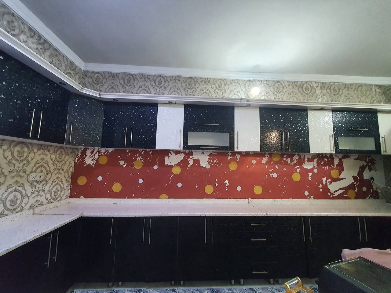كاونتر تركي MDF نظيف
قياس ١١ متر مع كاونتر سنك العنوان / الحلة 
للإستفسار الاتصال ***********
