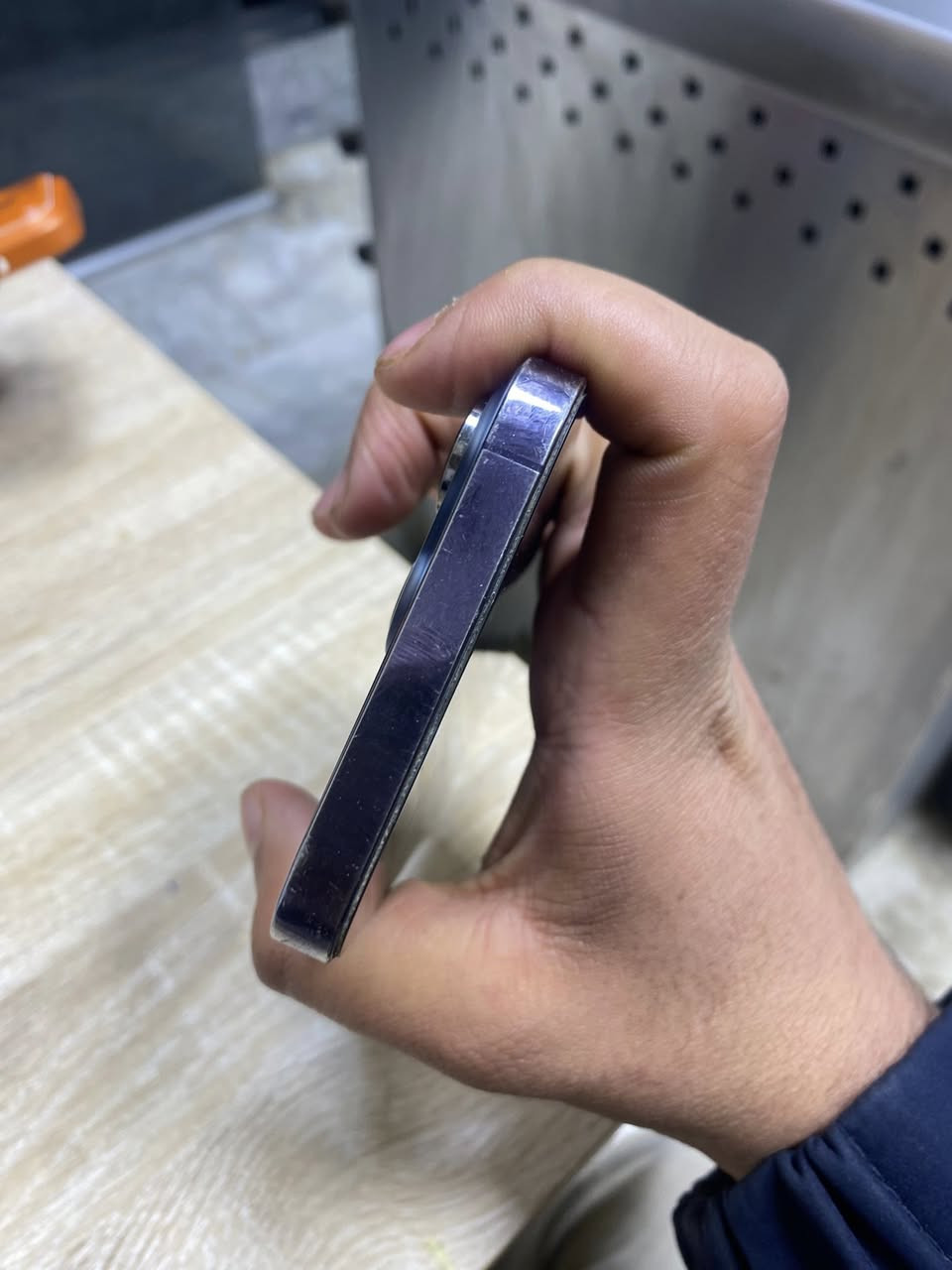 ايفون 14 برو ماكس للبيع جهاز لوك ماستر كارتونتة موجودة سعرة ٨٥٠ مكان بغداد ***********
