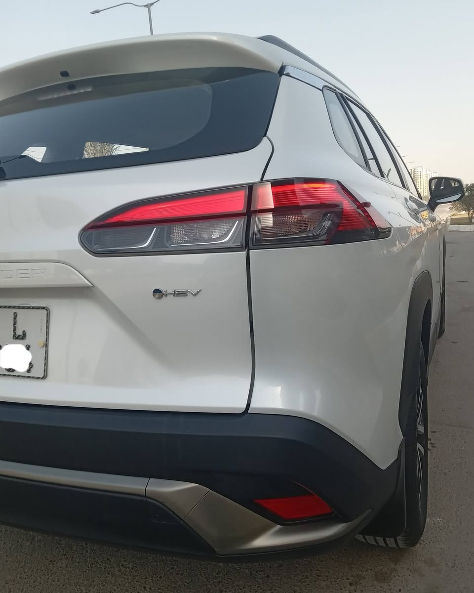 سلام عليكم
للبيع او للمراوس 
فروت لاندر 2025  
ماشيه  9000 km 
موصفات فتحه 
مكينه 2000 
بصمه جلد احمر  كرسي كهرباء 
تحكم ستيرن هندبريك بصمه اوت هولد
تبريد قطعتين
ويل كب كروم 
لد أمامي اربع عدسات 
حمالات   
السعر 177$
***********
***********
بغداد الكرخ حي الجهاد
