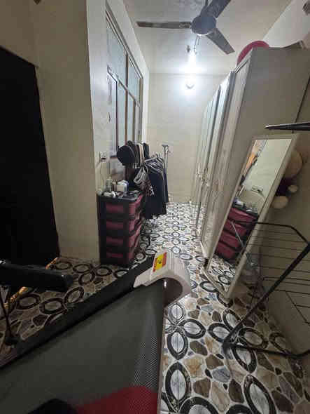 مشتمل للبيع مساحة 53متر طابو سند 25قرار محكمة خدمات ماء مجاري كهرباء مولد يبعد عن الأمام الحسين 2كيلو طريق حلة كربلاء قريب جداً على طريق الزوار يصلح حسينية او دار طابقين يحتوي الطابق الاول على استقبال وصاله ومطبخ وصيحات والطابق الثاني على غرفتين وصحيات السعر 65مليون وبيه مجال قليل العنوان كربلاء قنطرة السلام شارع المدرسي قرب مجمع الروان
للأتصال 
***********
